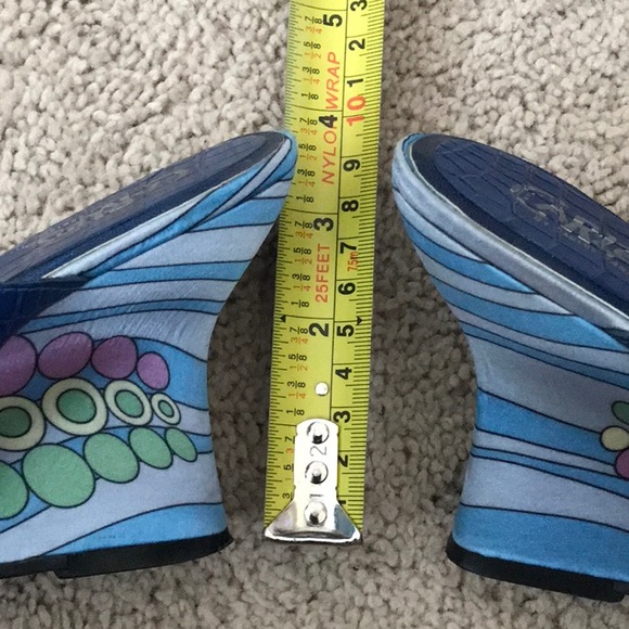 Carlos by Carlos Santana Wedge. Size 7.5.
